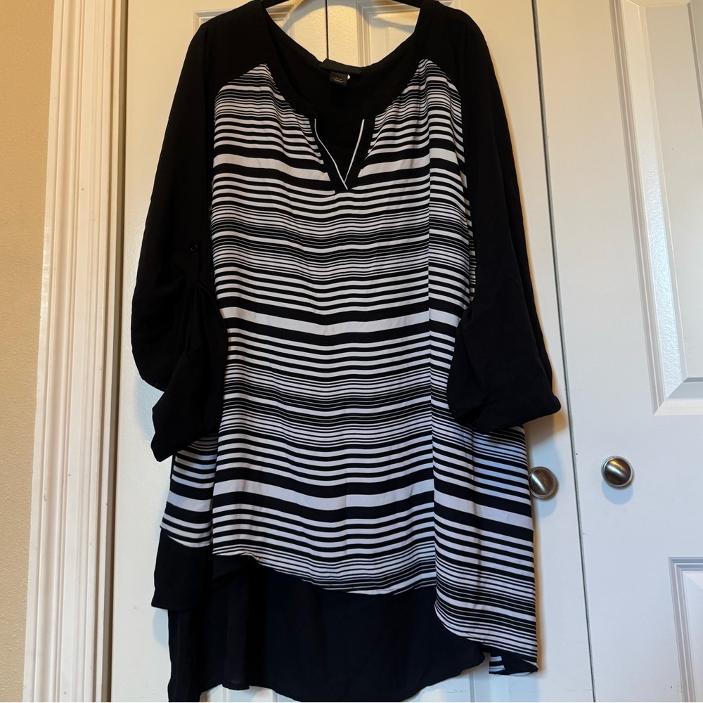 Lane Bryant White & Black Striped Dressy Blouse Women’s 26/28 Plus Size